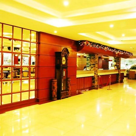 Grand Regal Hotel Баколод Экстерьер фото