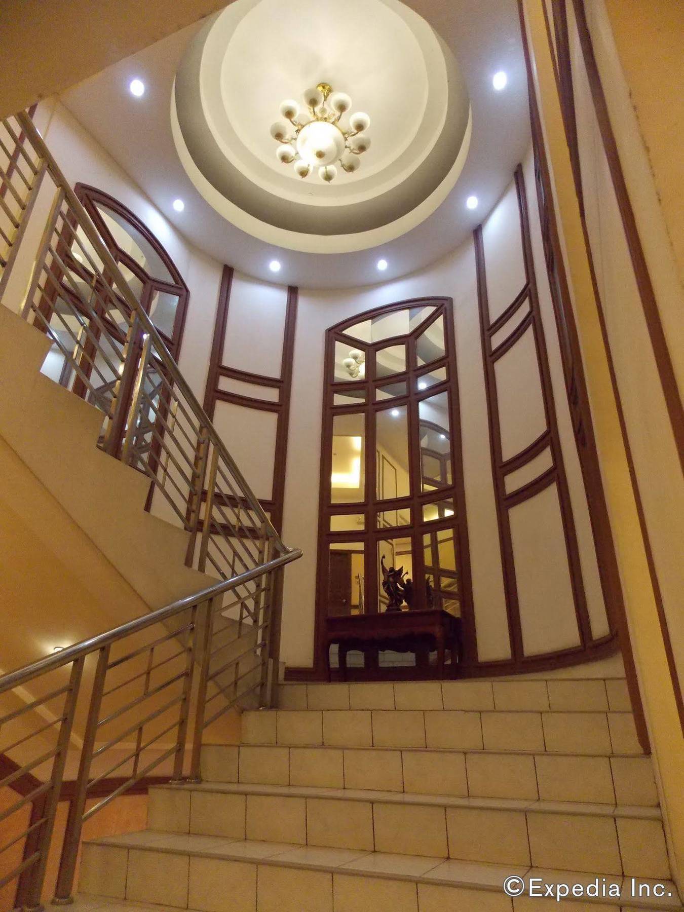 Grand Regal Hotel Баколод Экстерьер фото